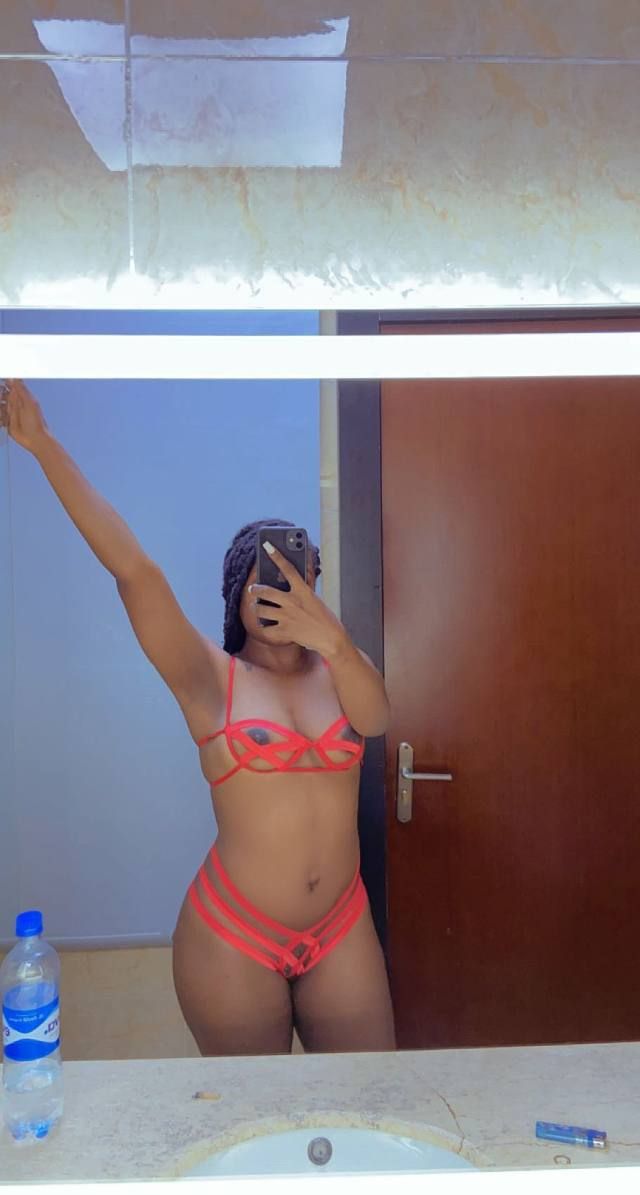 Ebony muna available to meet and have some fun time this weekend text me now on signal: Munarose.25 Telegram: Ebonymuna147 - Image 2