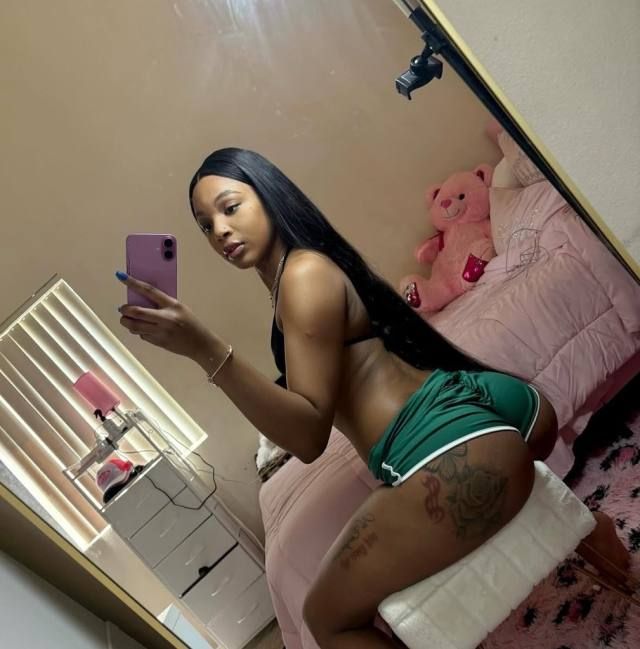 Hello Daddy 😍🥰 I’m available for hookup services anytime both Incall or outcall 🥵Offers all💦 services😋 include Blow job,👅hand - Image 2